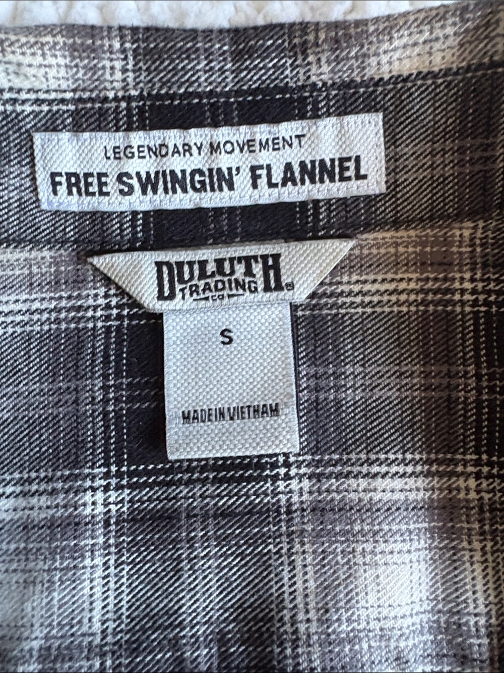 Duluth Trading Company Women's Black and Grey Shirt - Picture 2 of 4